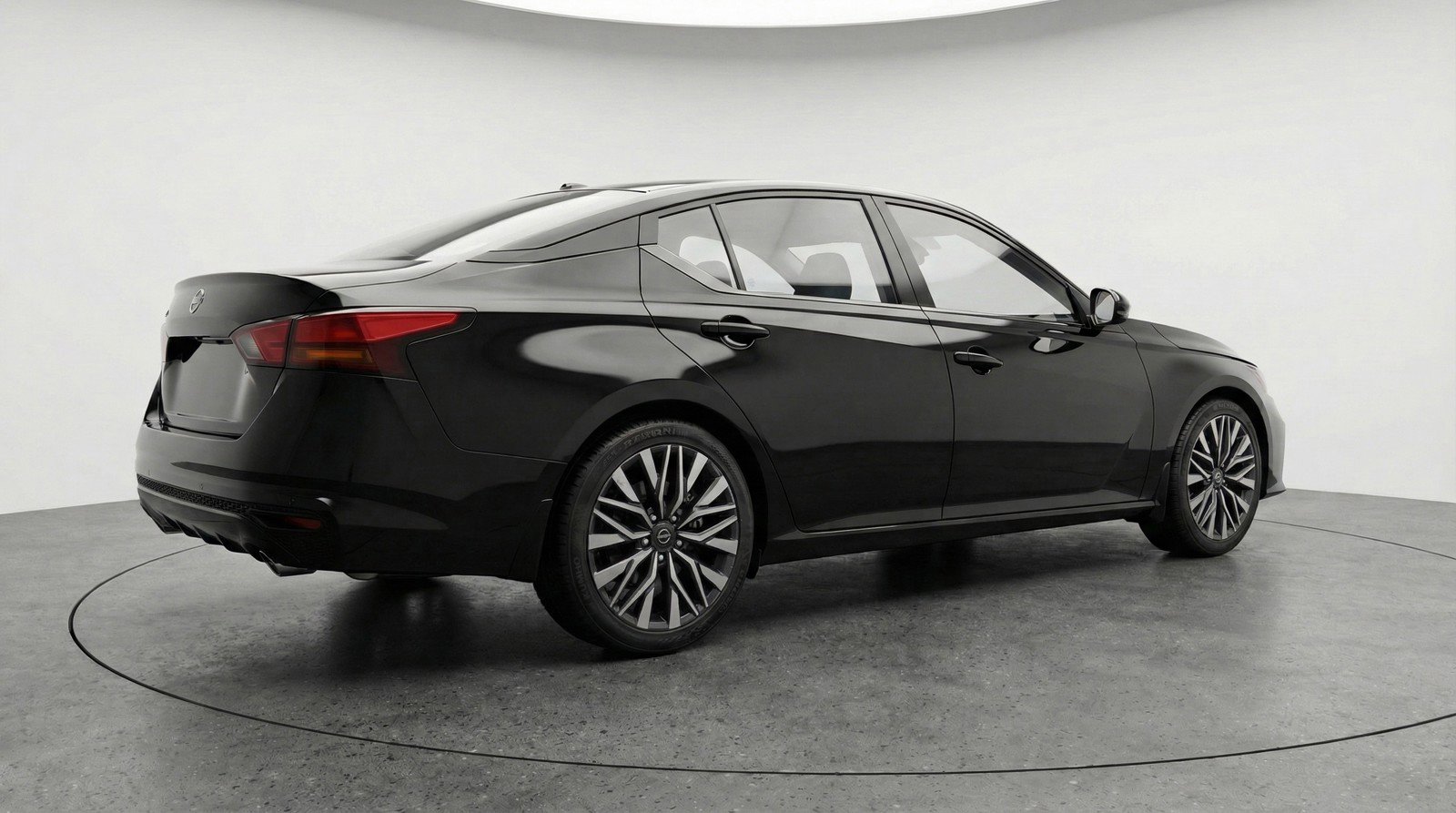 Used 2025 Nissan Altima 2.5 SV image 9