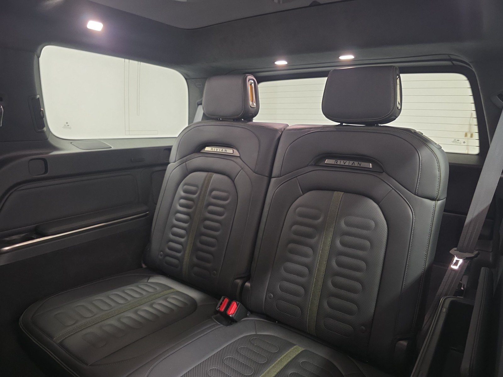 Used 2024 Rivian R1S Adventure AWD/4WD image 22