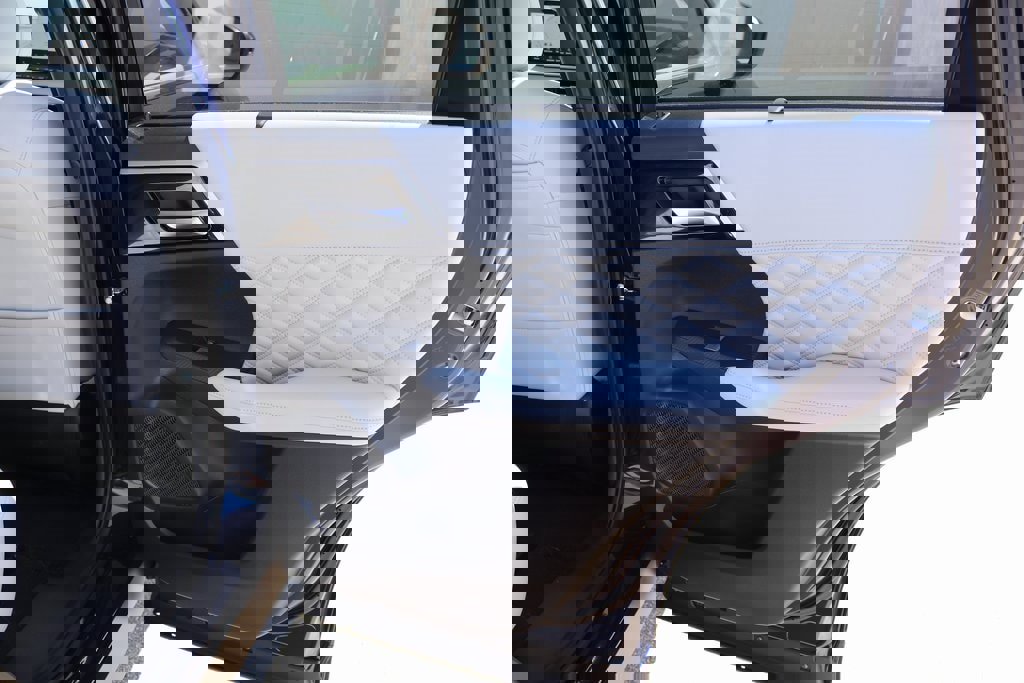 New 2025 Mitsubishi Outlander SEL image 11