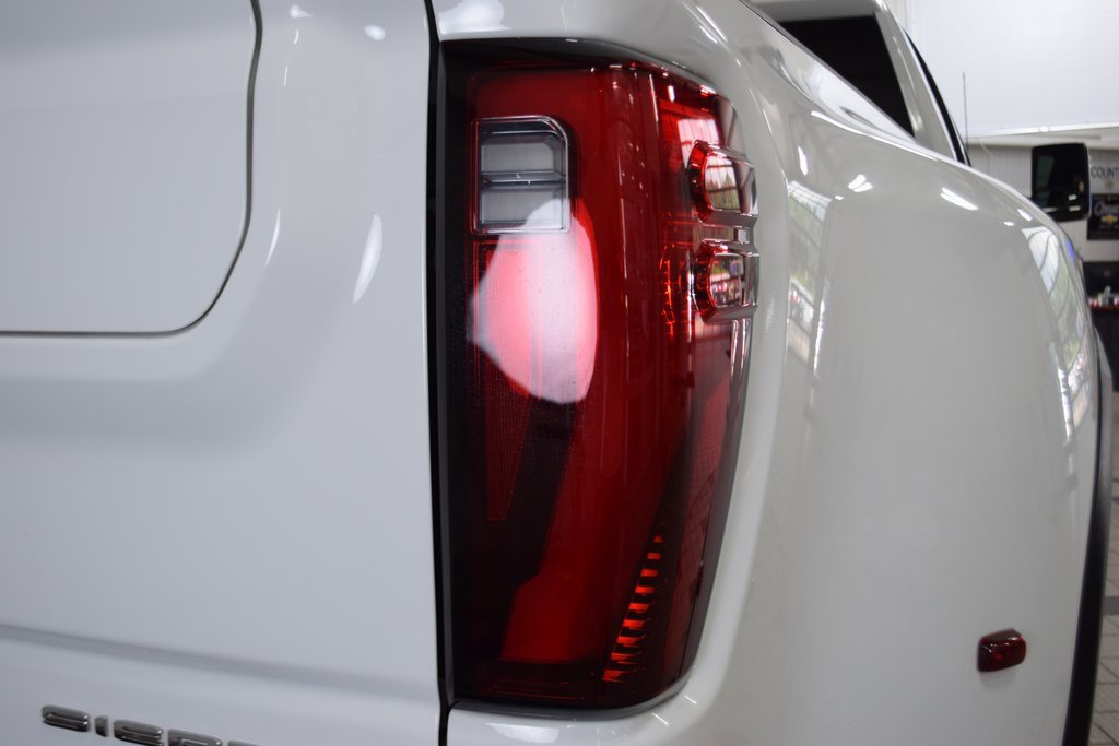 Used 2024 GMC Sierra 3500 Denali w/ Denali Reserve Package image 20