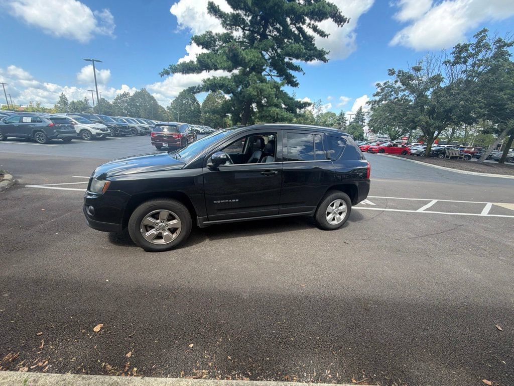Used 2014 Jeep Compass Latitude FWD image 4