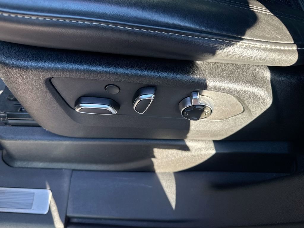 Used 2023 Cadillac Escalade Premium Luxury Platinum image 14