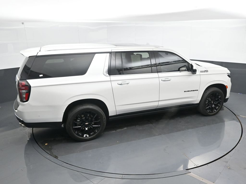 Used 2024 Chevrolet Suburban High Country w/ Advanced Technology Package image 38