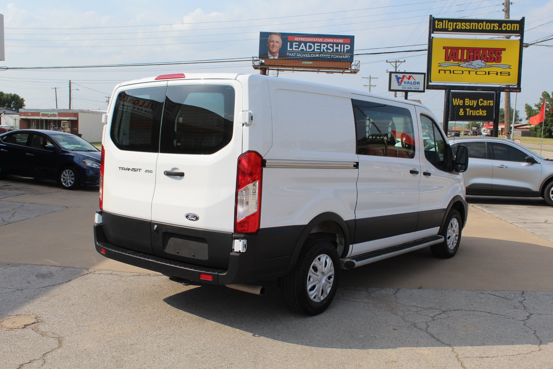 Used 2025 Ford Transit 250 Low Roof w/ Exterior Upgrade Package RWD image 5