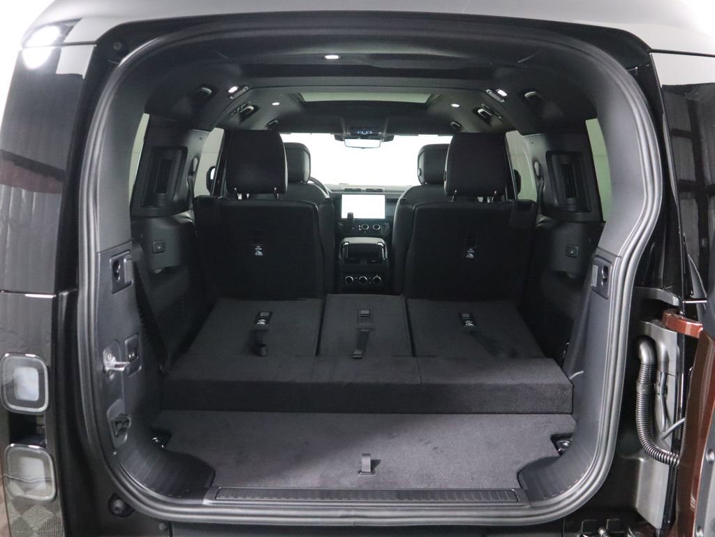 New 2026 Land Rover Defender 130 S image 30