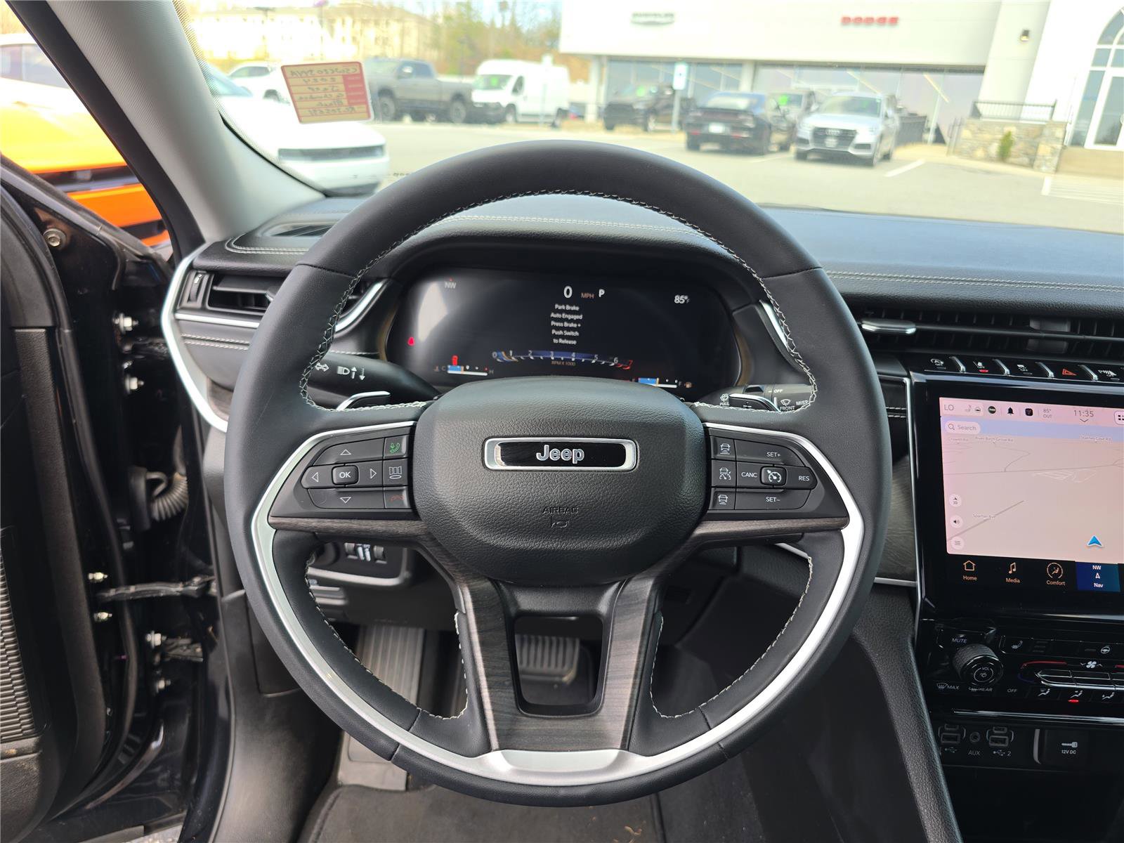 Used 2024 Jeep Grand Cherokee Limited w/ Black Appearance Package image 31