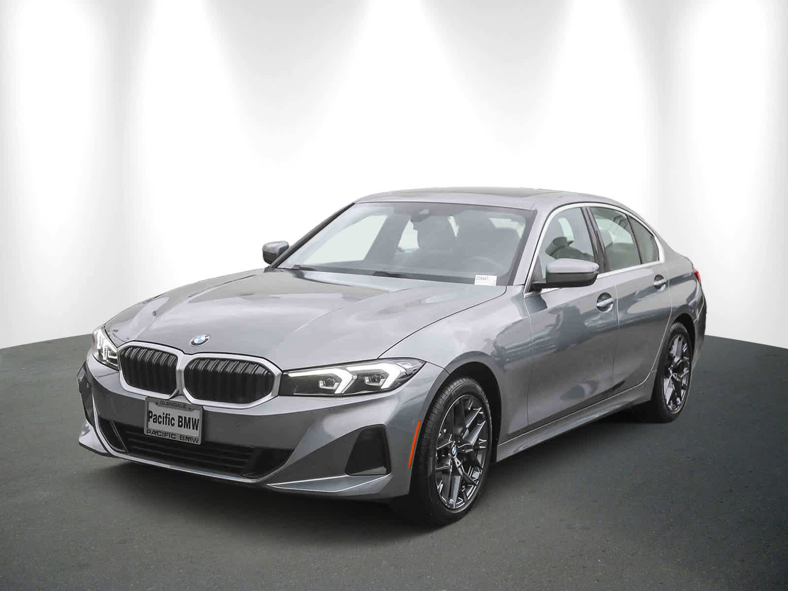 Used 2025 BMW 330i xDrive Sedan image 3