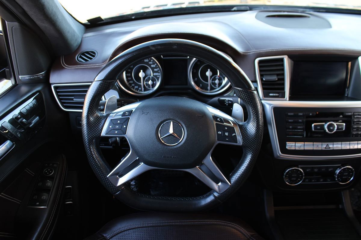 Used 2016 Mercedes-Benz GL 63 AMG 4MATIC image 23