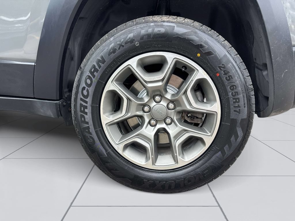 Used 2022 Jeep Cherokee Trailhawk w/ Premium Leather Package AWD/4WD image 8