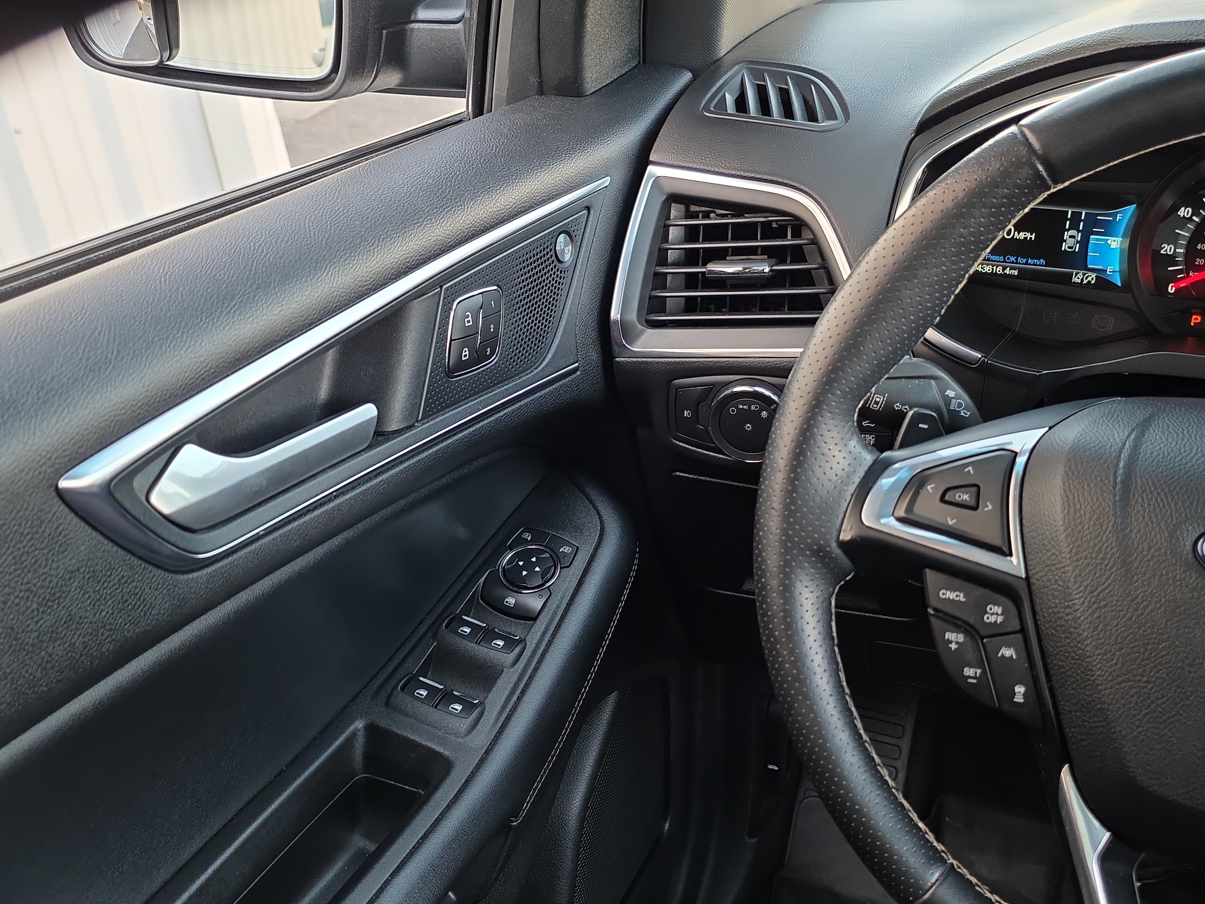 Used 2021 Ford Edge ST w/ Equipment Group 401A image 29