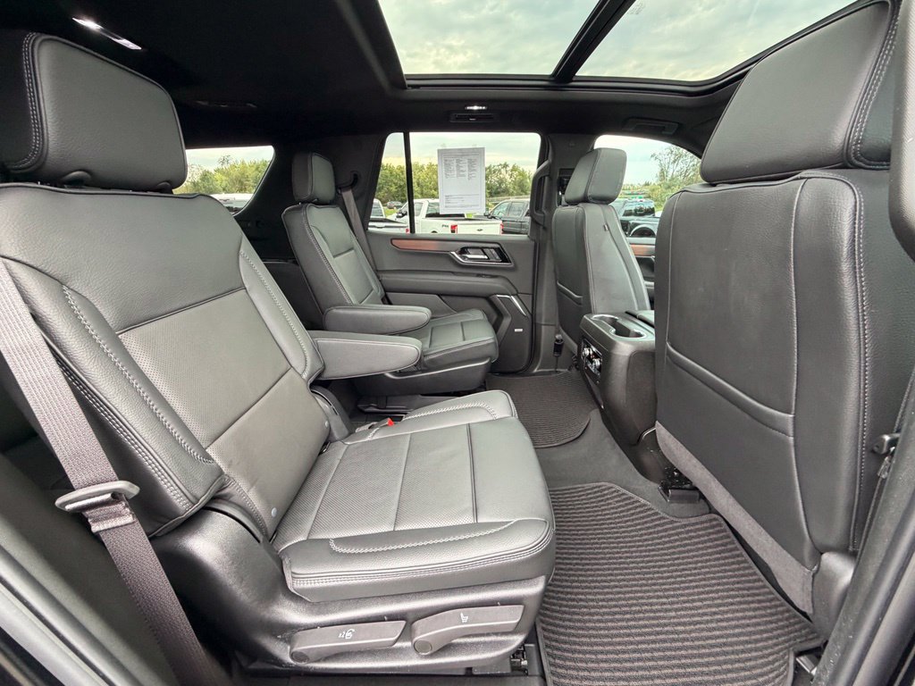 Used 2026 GMC Yukon Denali w/ Sun & Power Step Package AWD/4WD image 24