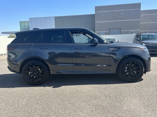 New 2026 Land Rover Range Rover Sport Dynamic SE AWD/4WD image 16