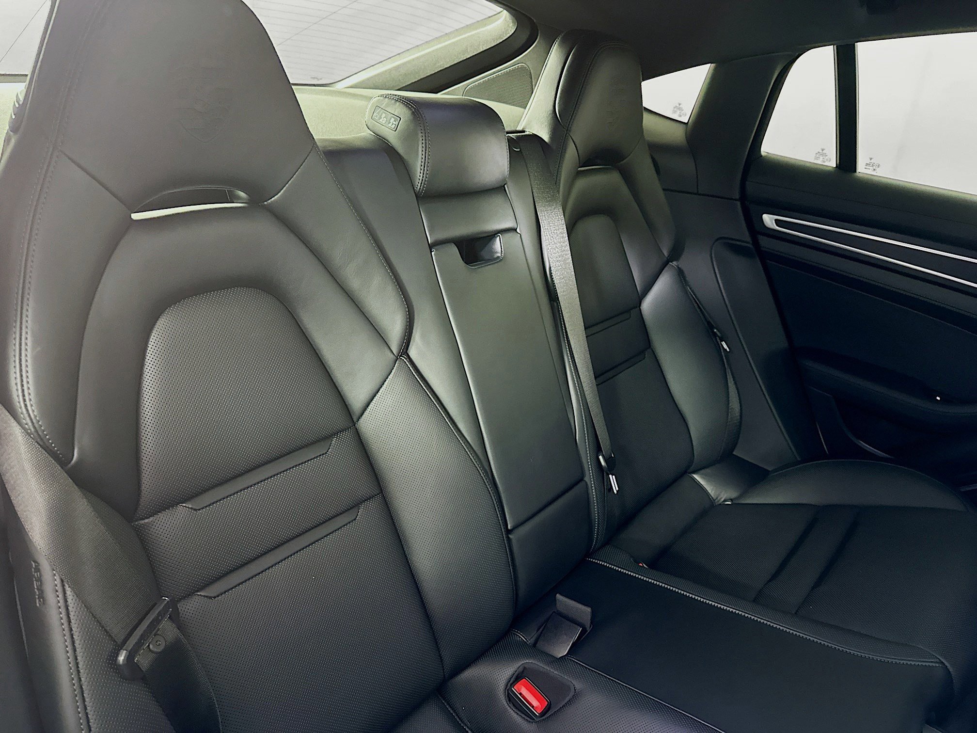 Used 2023 Porsche Panamera 4 Platinum Edition image 27