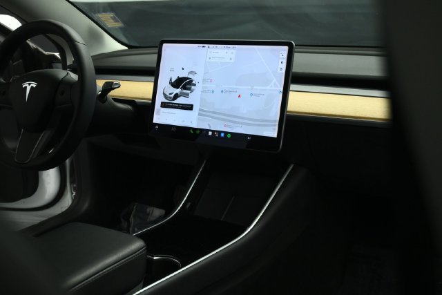 Used 2020 Tesla Model 3 Standard Range RWD image 58