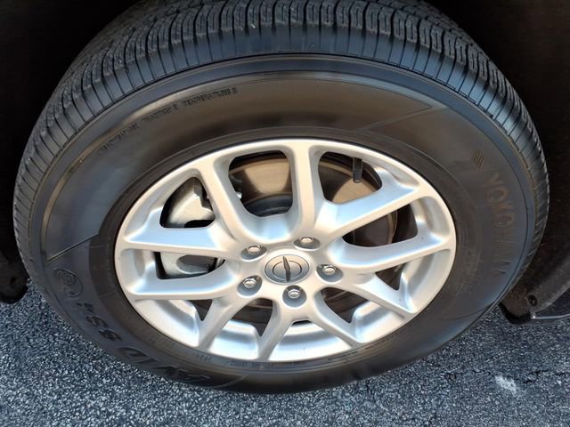 Used 2025 Chrysler Pacifica Select image 8