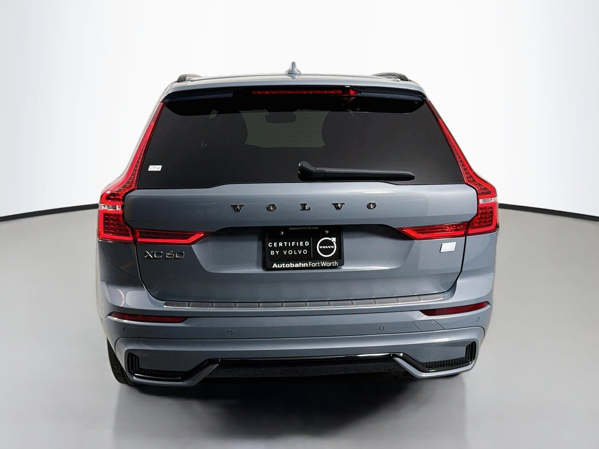 Certified 2024 Volvo XC60 T8 Plus w/ Protection Package Premier AWD/4WD image 7