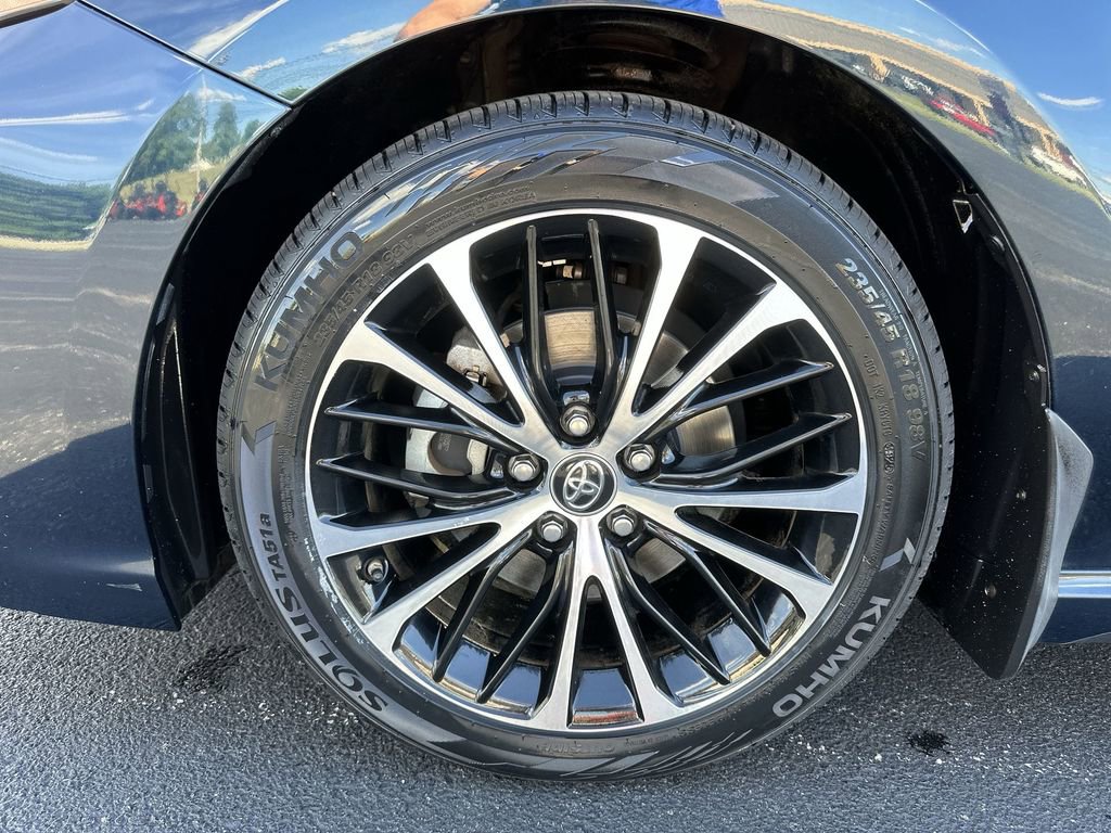 Used 2019 Toyota Camry SE w/ Convenience Package FWD image 16