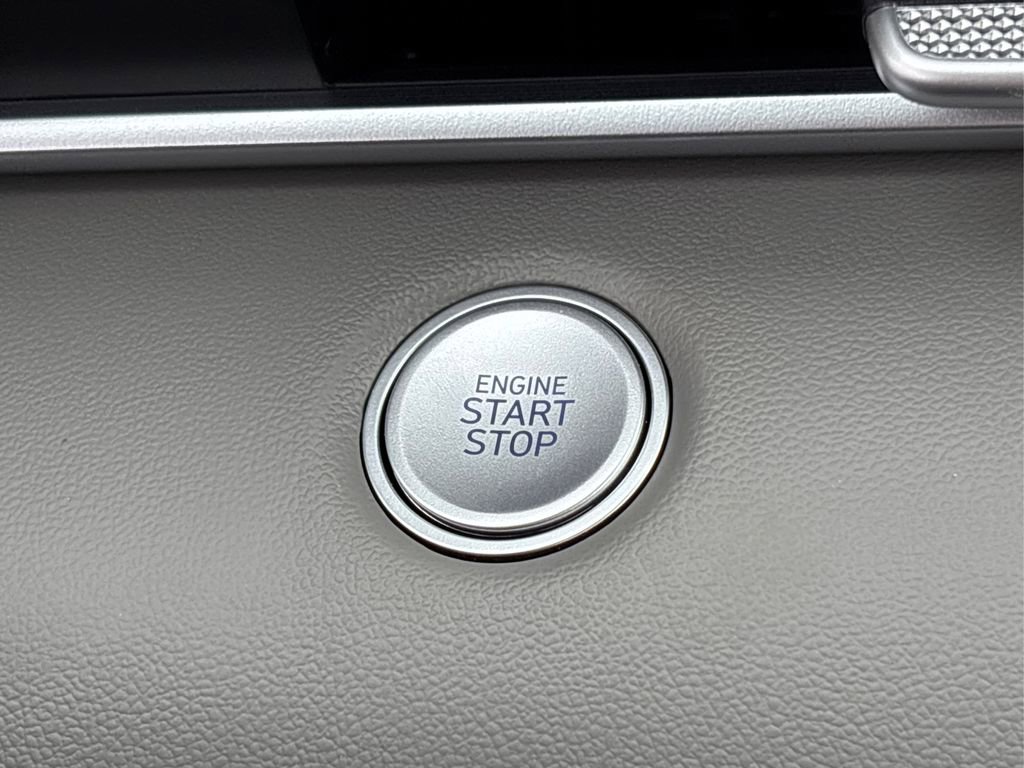 New 2025 Hyundai Elantra Sport image 21