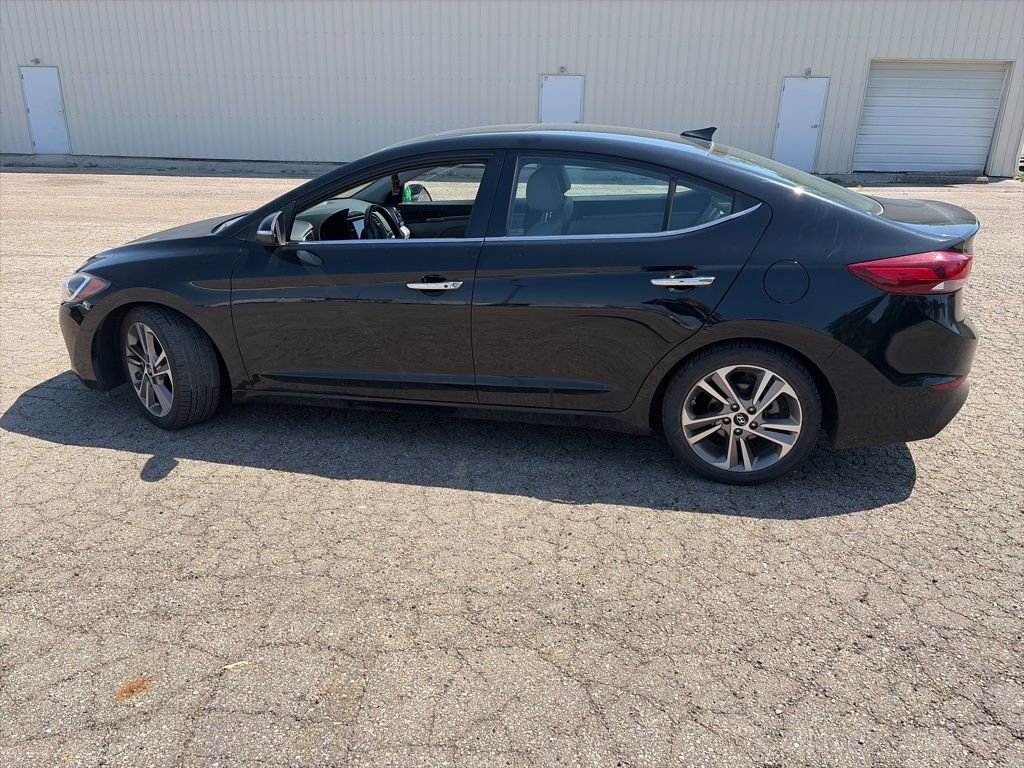 Used 2017 Hyundai Elantra Limited w/ Limited Ultimate Package 09 FWD image 19