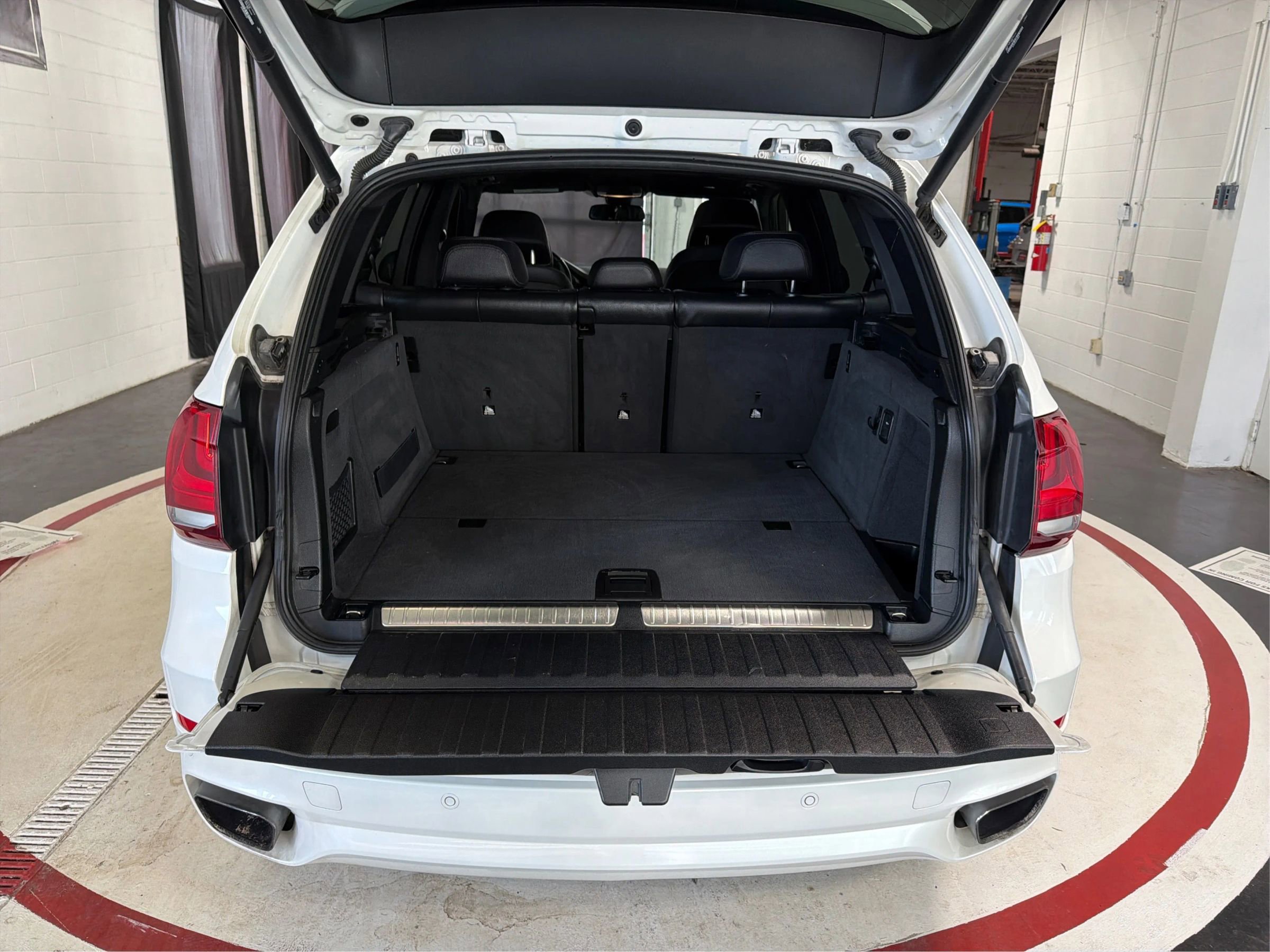 Used 2018 BMW X5 xDrive40e image 12