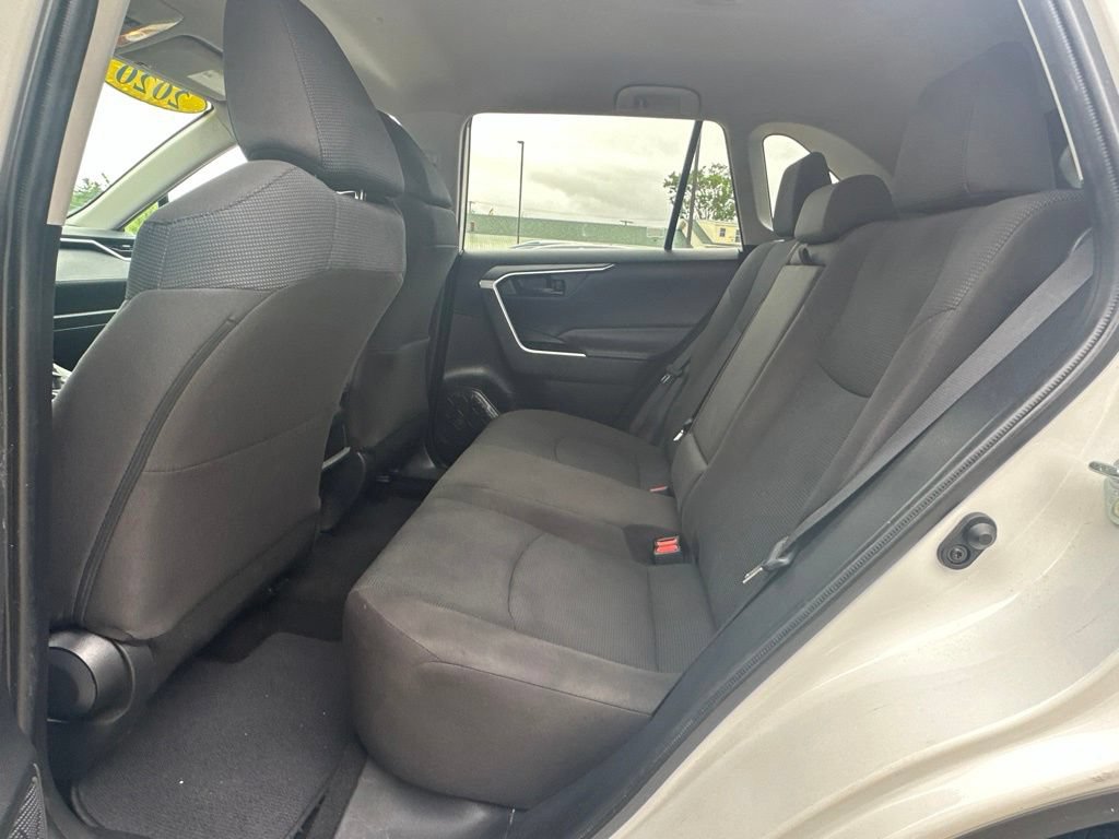 Used 2020 Toyota RAV4 LE w/ Carpet Mat Package AWD/4WD image 32