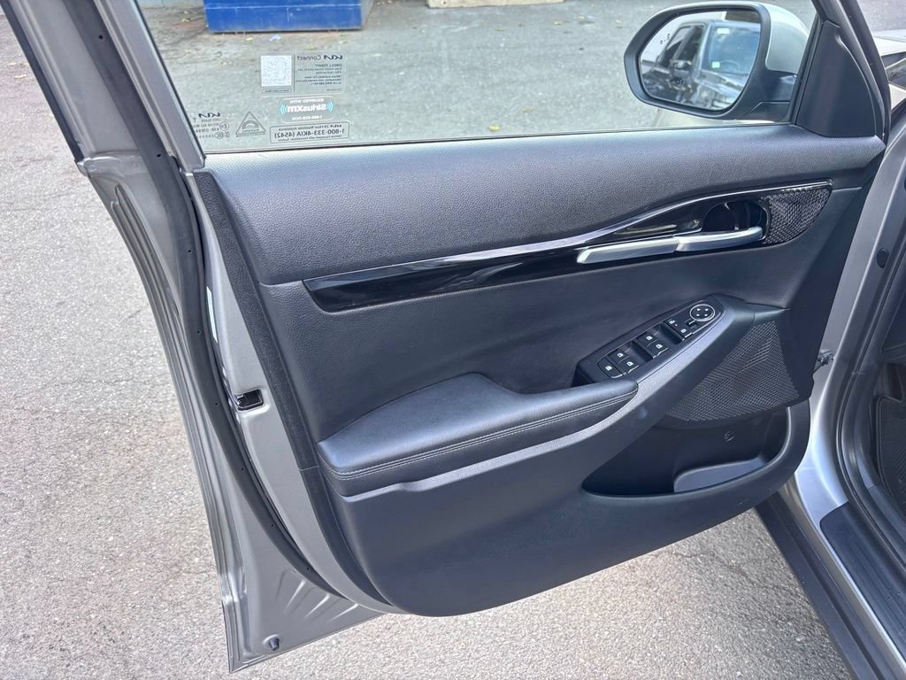 Used 2025 Kia Seltos S AWD/4WD image 12