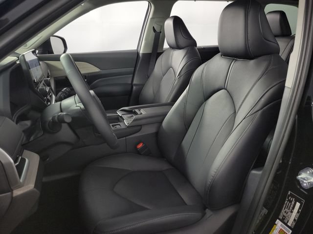 Used 2026 Toyota Grand Highlander FWD image 14