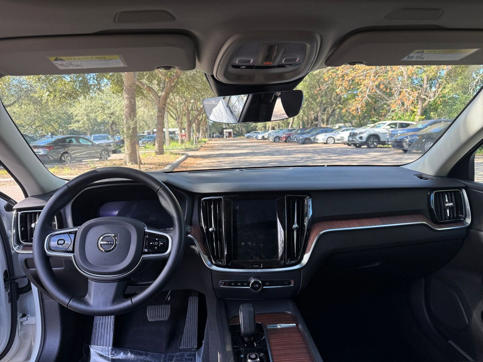 Used 2025 Volvo V60 B5 Cross Country Plus image 28