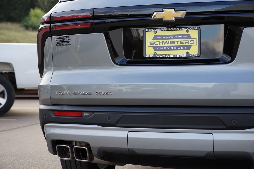Used 2025 Chevrolet Traverse LT image 10