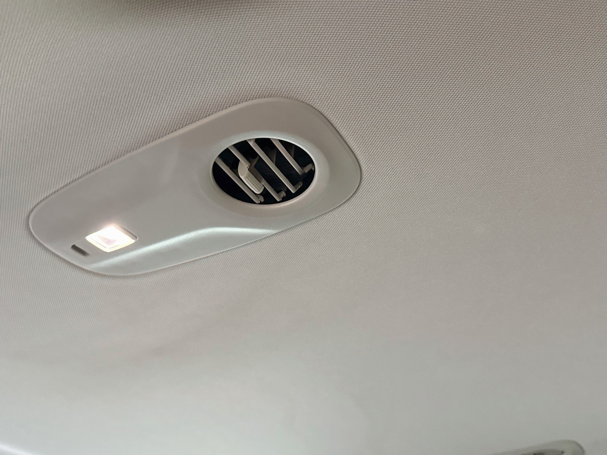 Used 2024 Chrysler Pacifica Touring-L FWD image 27