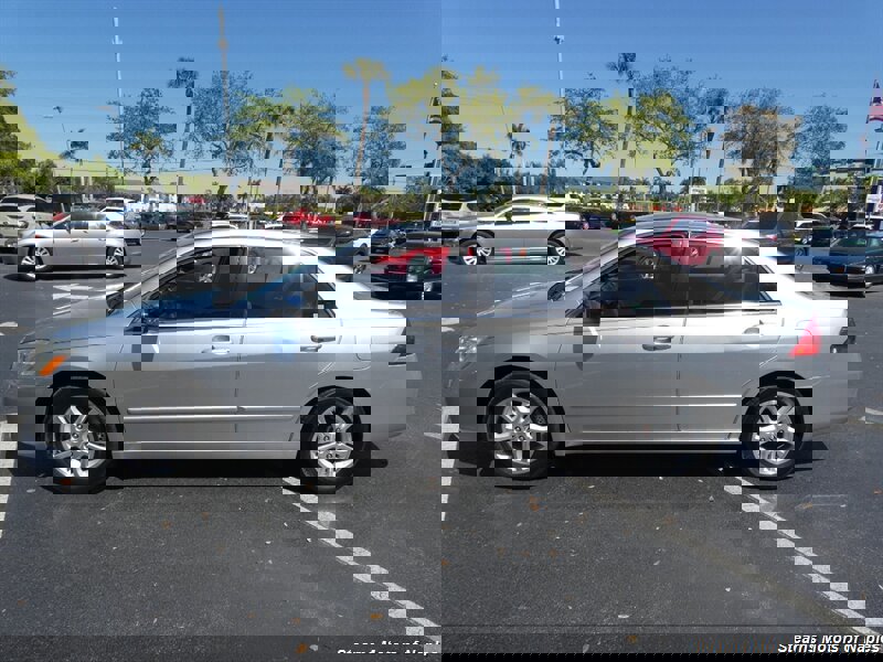 Used 2007 Honda Accord SE image 10