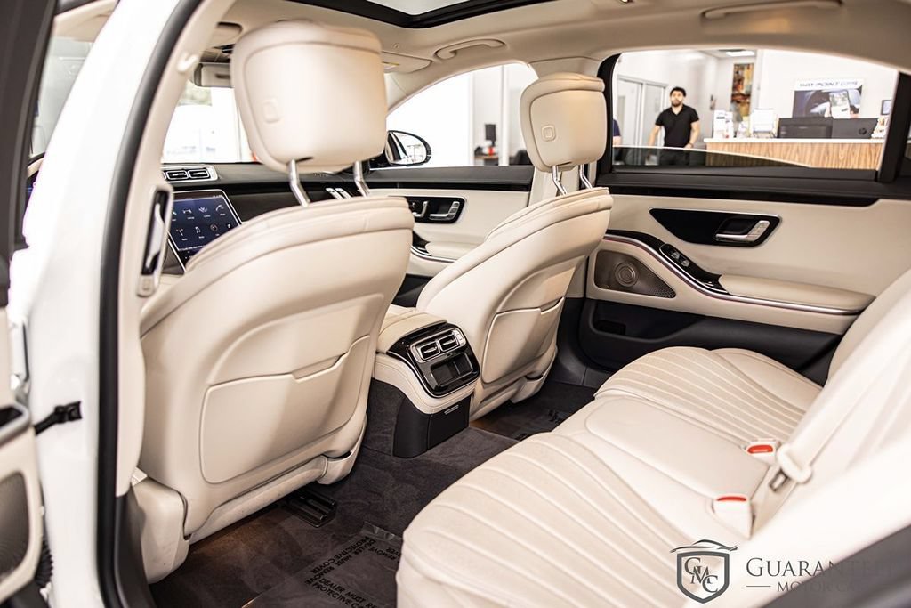 Used 2023 Mercedes-Benz S 500 4MATIC w/ AMG Line image 33