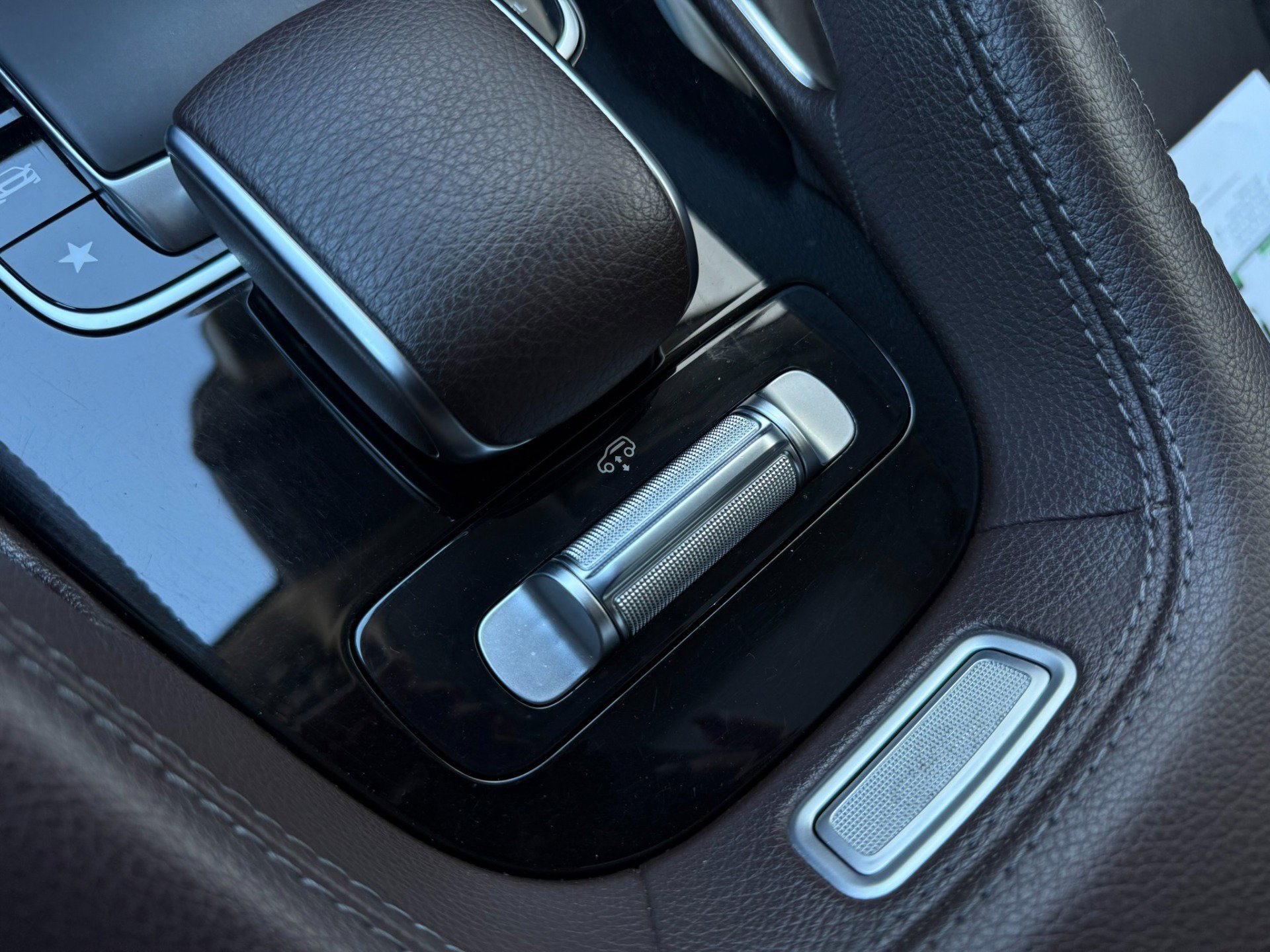 Used 2020 Mercedes-Benz GLS 580 4MATIC image 22