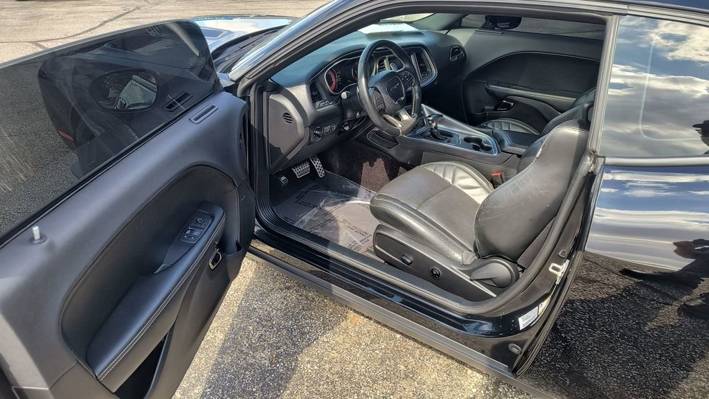 Used 2017 Dodge Challenger SRT Hellcat image 5