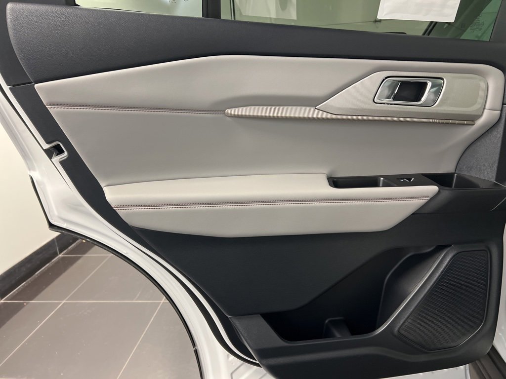 New 2026 Ford Explorer Active w/ Active Comfort Package image 34