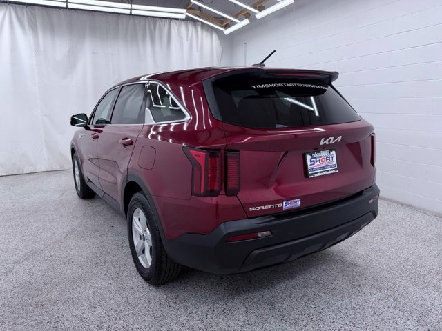 Used 2023 Kia Sorento LX FWD image 4