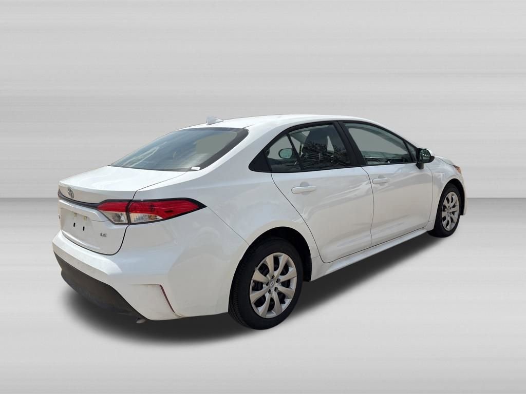 Used 2026 Toyota Corolla LE FWD image 5