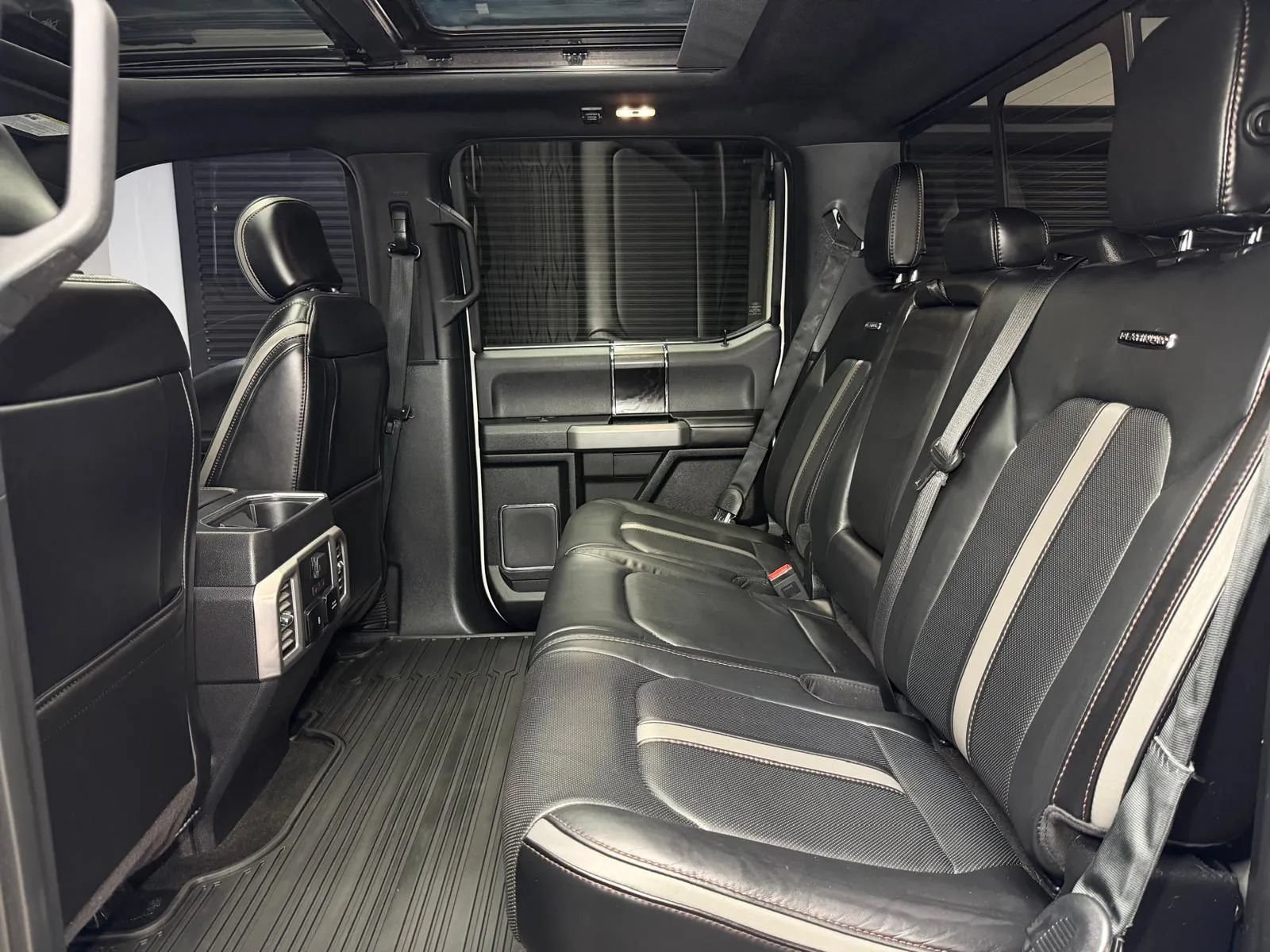 Used 2018 Ford F150 Platinum w/ Equipment Group 701A Luxury AWD/4WD image 20