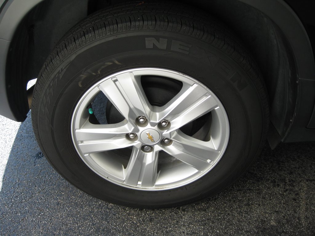 Used 2020 Chevrolet Trax LS w/ Tint and Cruise Package image 34