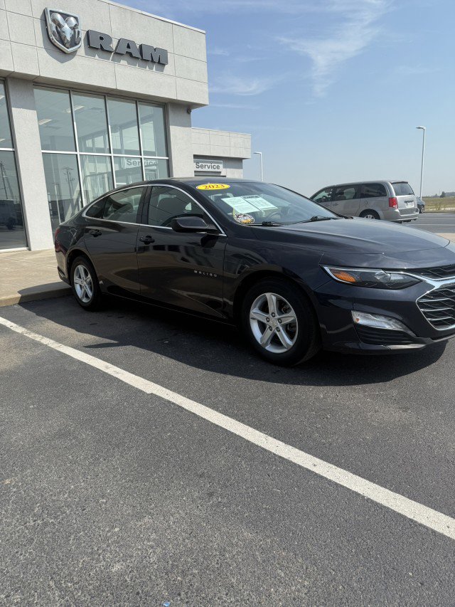 Used 2023 Chevrolet Malibu LT image 3
