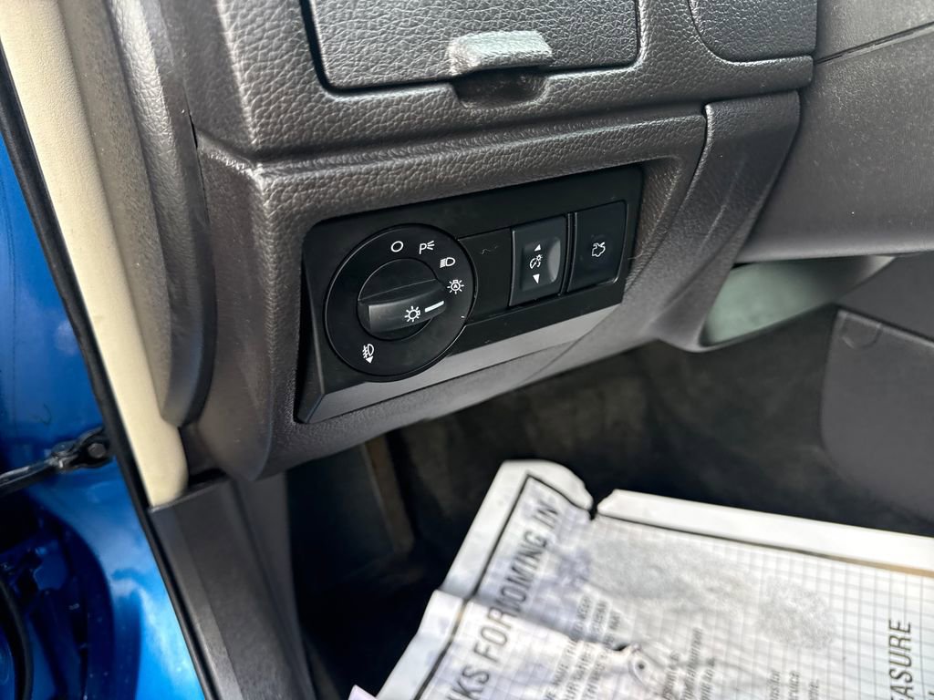 Used 2011 Ford Fusion SE FWD image 17