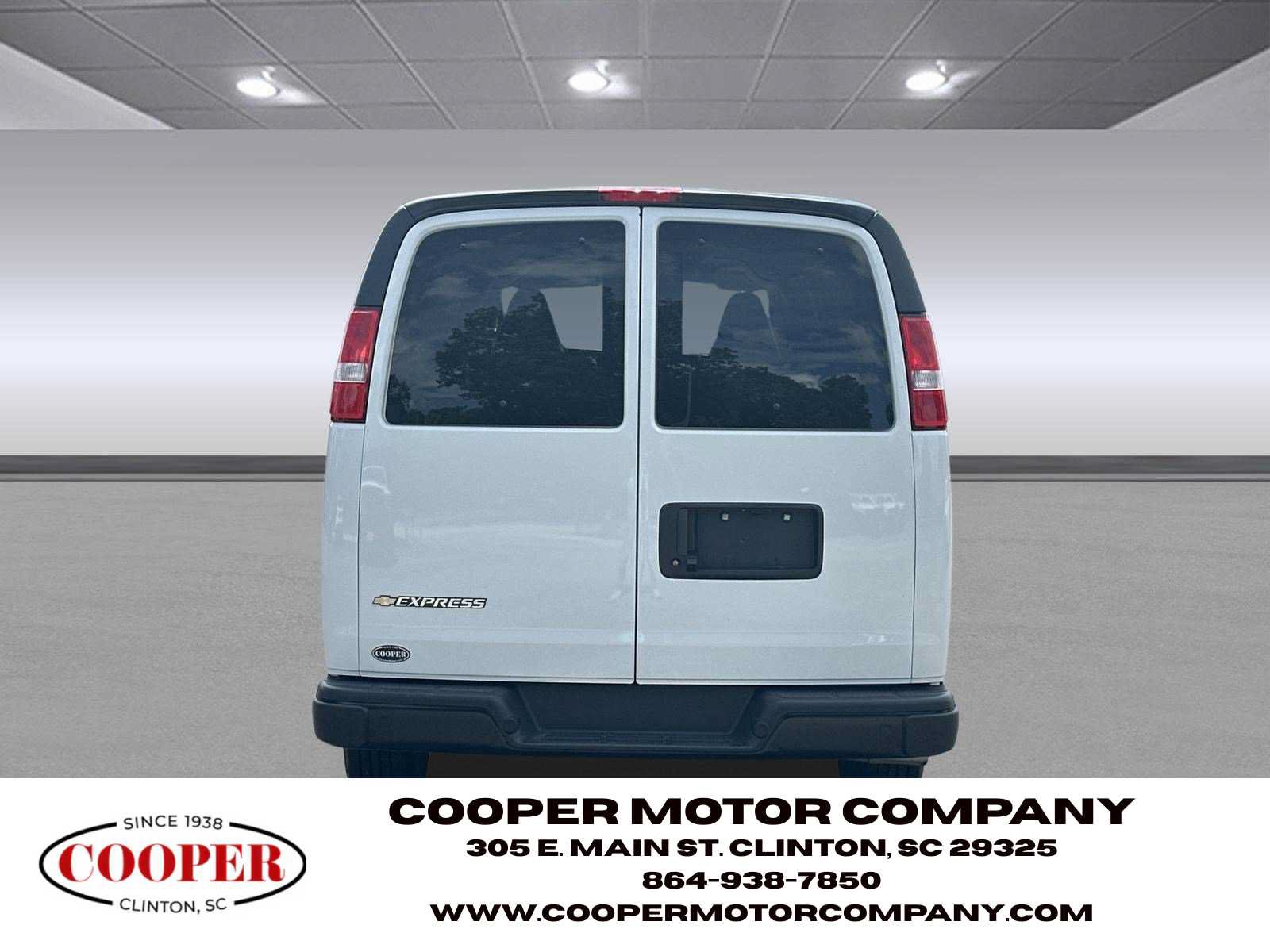 Used 2025 Chevrolet Express 3500 LS RWD image 4