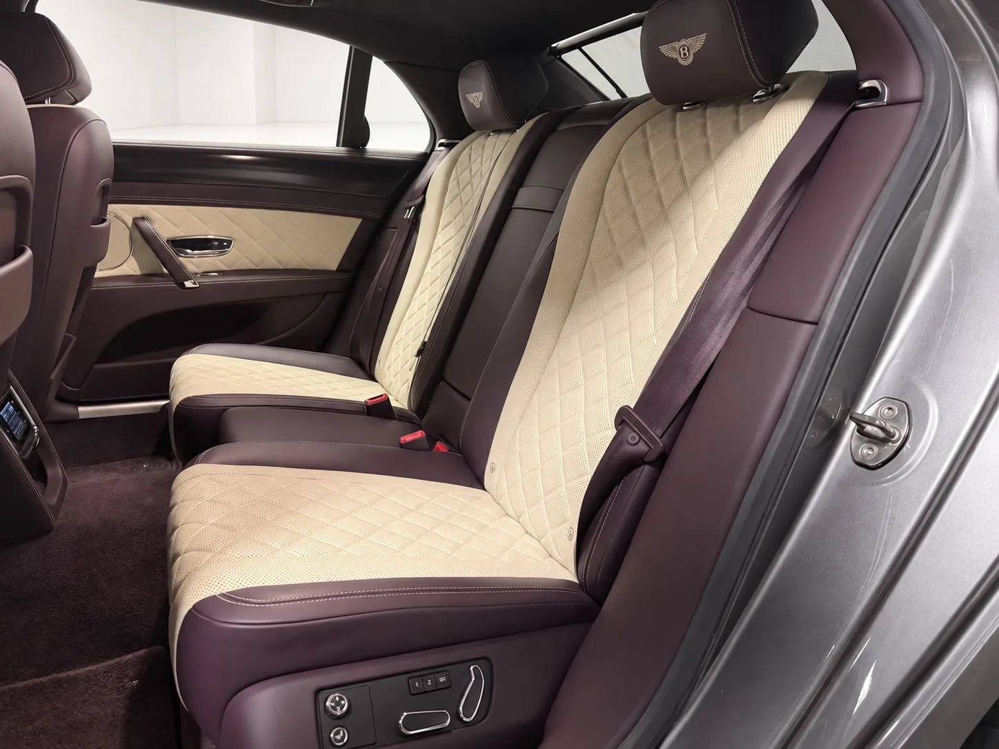Used 2018 Bentley Flying Spur S W12 AWD/4WD image 16