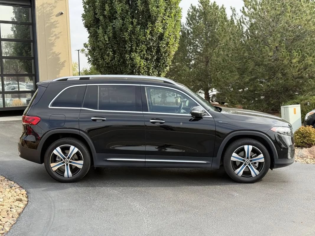 Used 2023 Mercedes-Benz EQB 350 4MATIC SUV w/ Pinnacle Package image 28