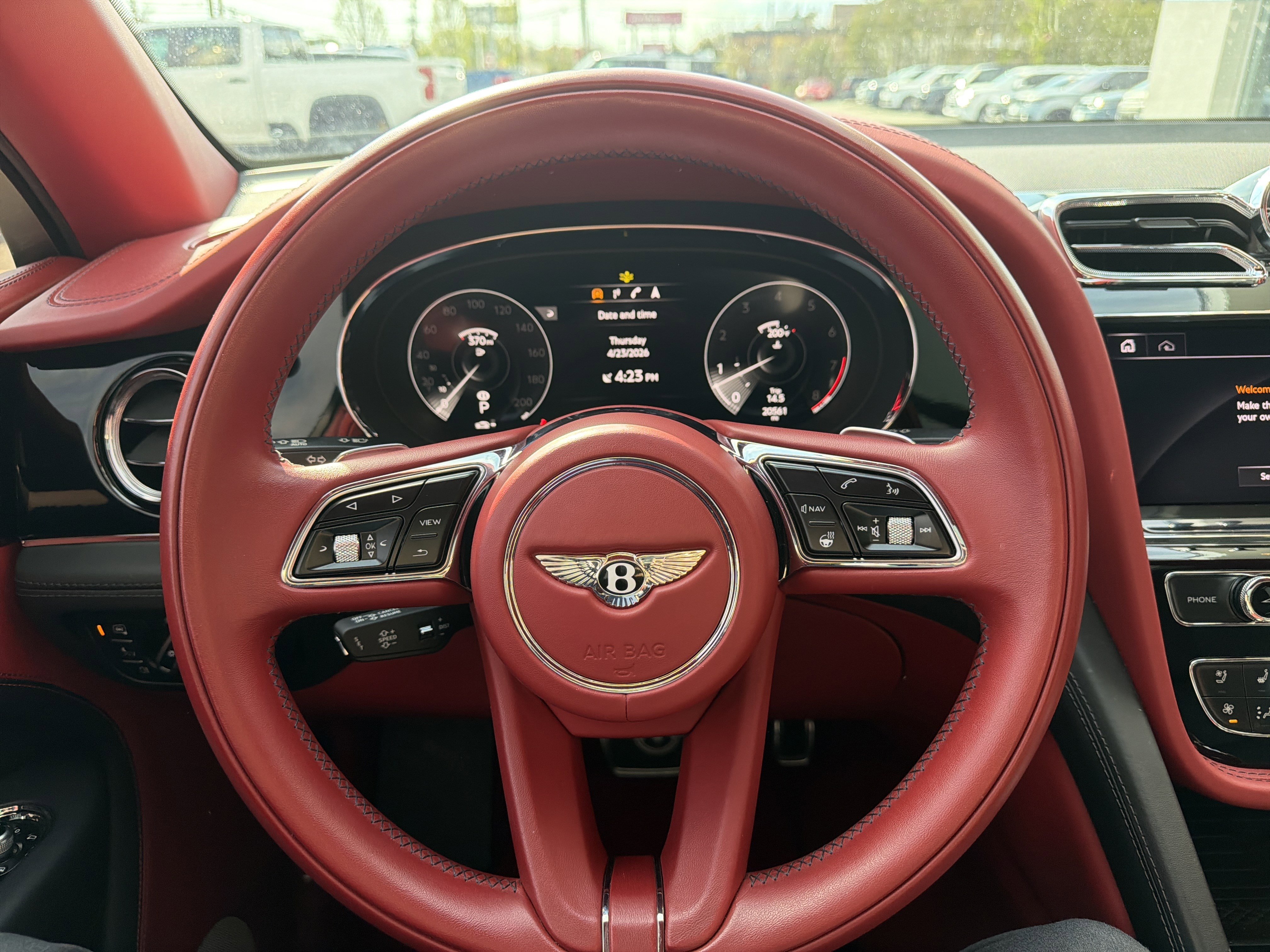 Used 2023 Bentley Bentayga Extended Wheelbase AWD/4WD image 19