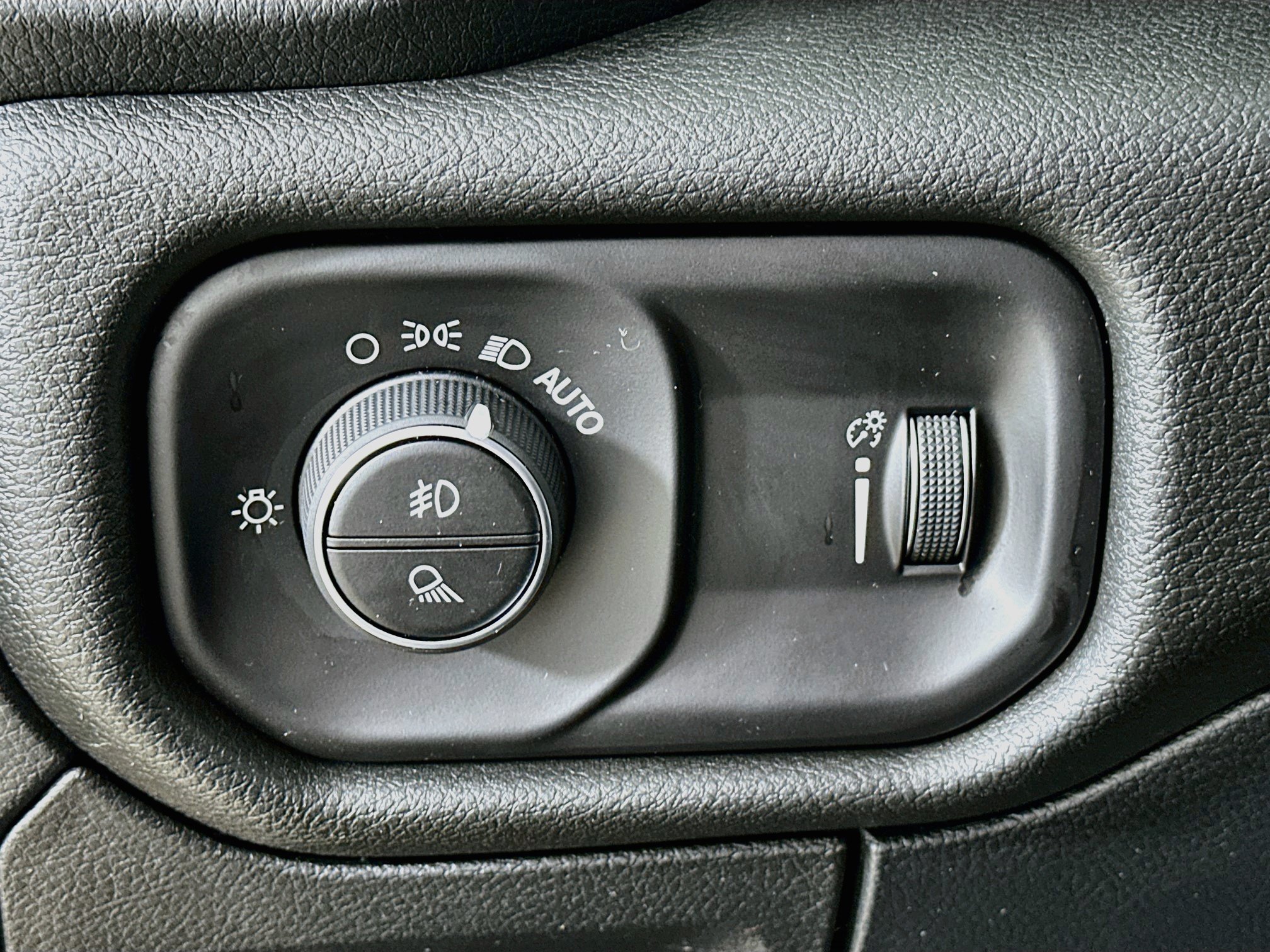Used 2026 RAM 1500 Express AWD/4WD image 10