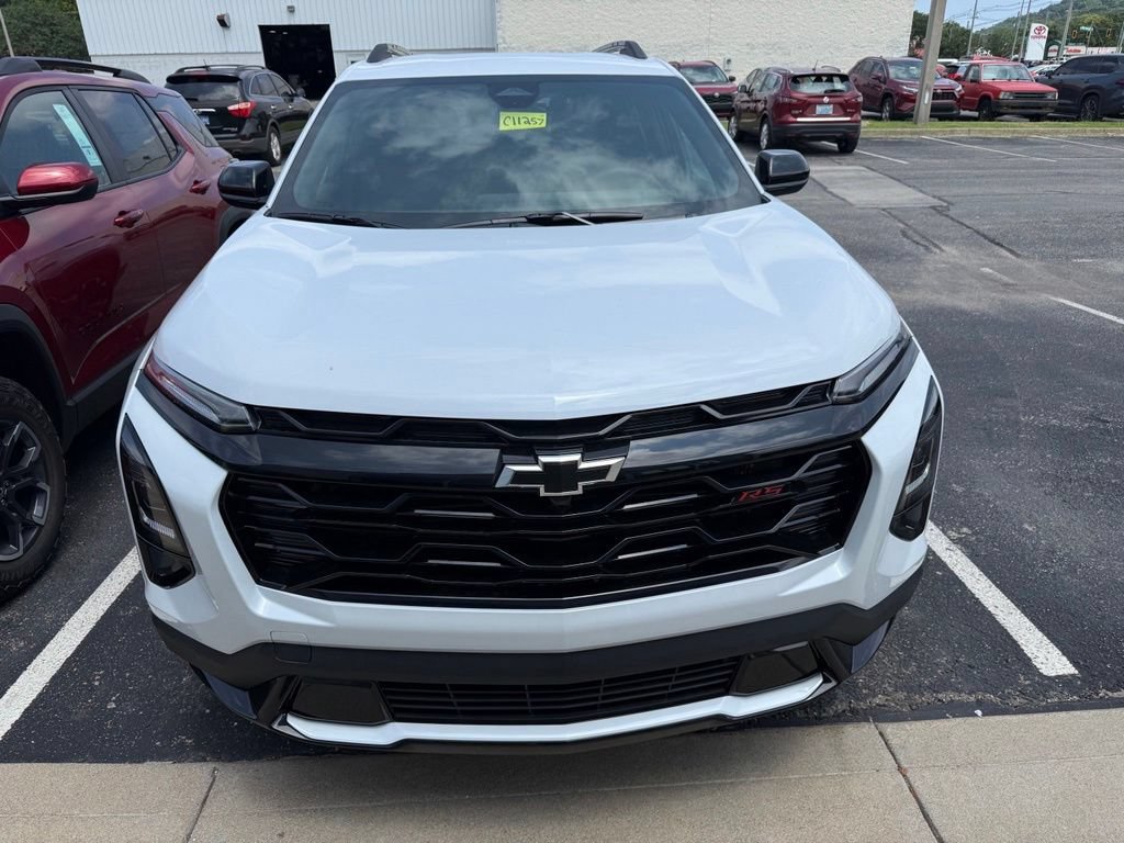 New 2027 Chevrolet Equinox RS FWD image 2