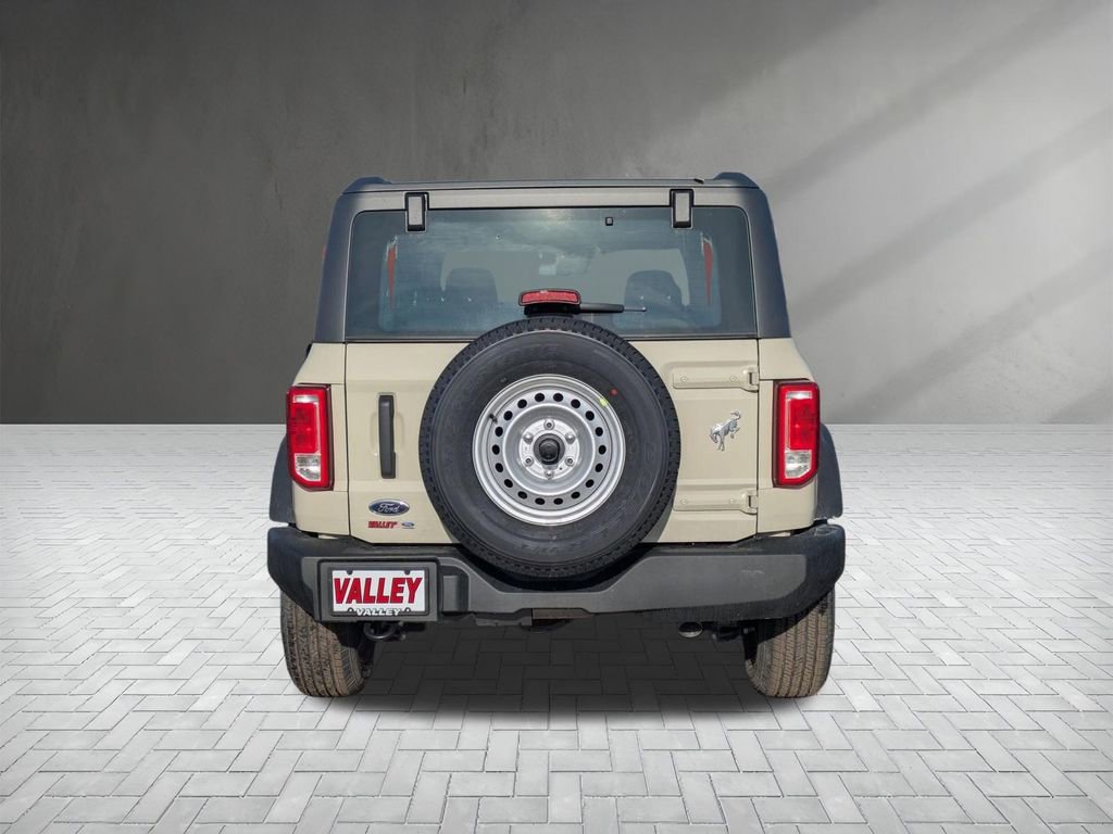 New 2025 Ford Bronco 4-Door image 6