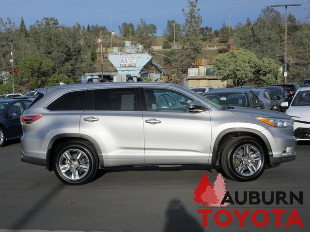 Used 2015 Toyota Highlander Limited image 3