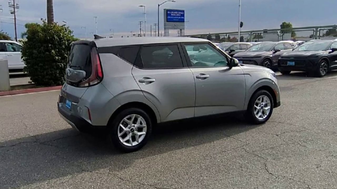 Used 2024 Kia Soul LX w/ Option Group 015 image 8